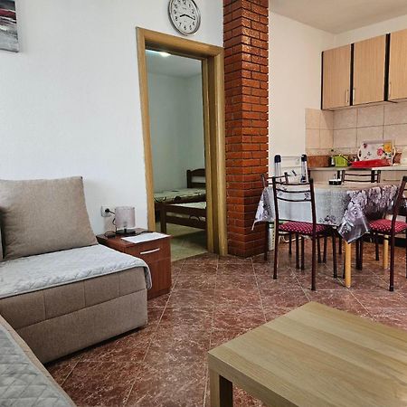 Apartmani Vujicic بار الغرفة الصورة